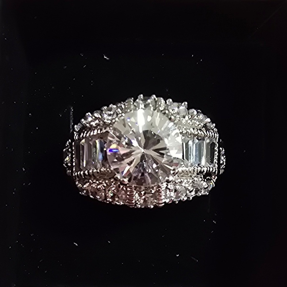 Vintage Style‎ Silver Tone Cubic Zirconia Pave Statement Cocktail Ring Size 7